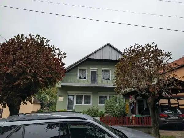 Eladó családi ház, Hévíz 4 szoba 250 m² 196.9 M Ft