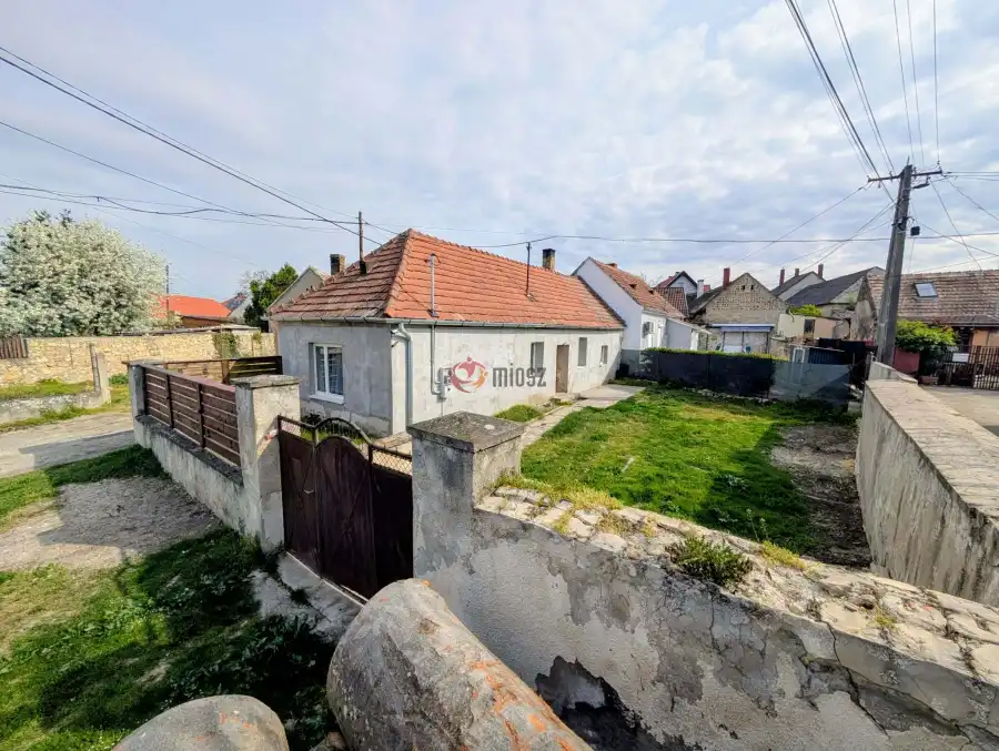 eladó családi ház, Sümeg