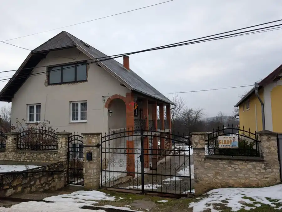 eladó családi ház, Lesencetomaj