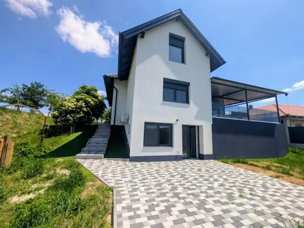 Eladó családi ház, Zalaszentgrót 5 szoba 218 m² 139.9 M Ft